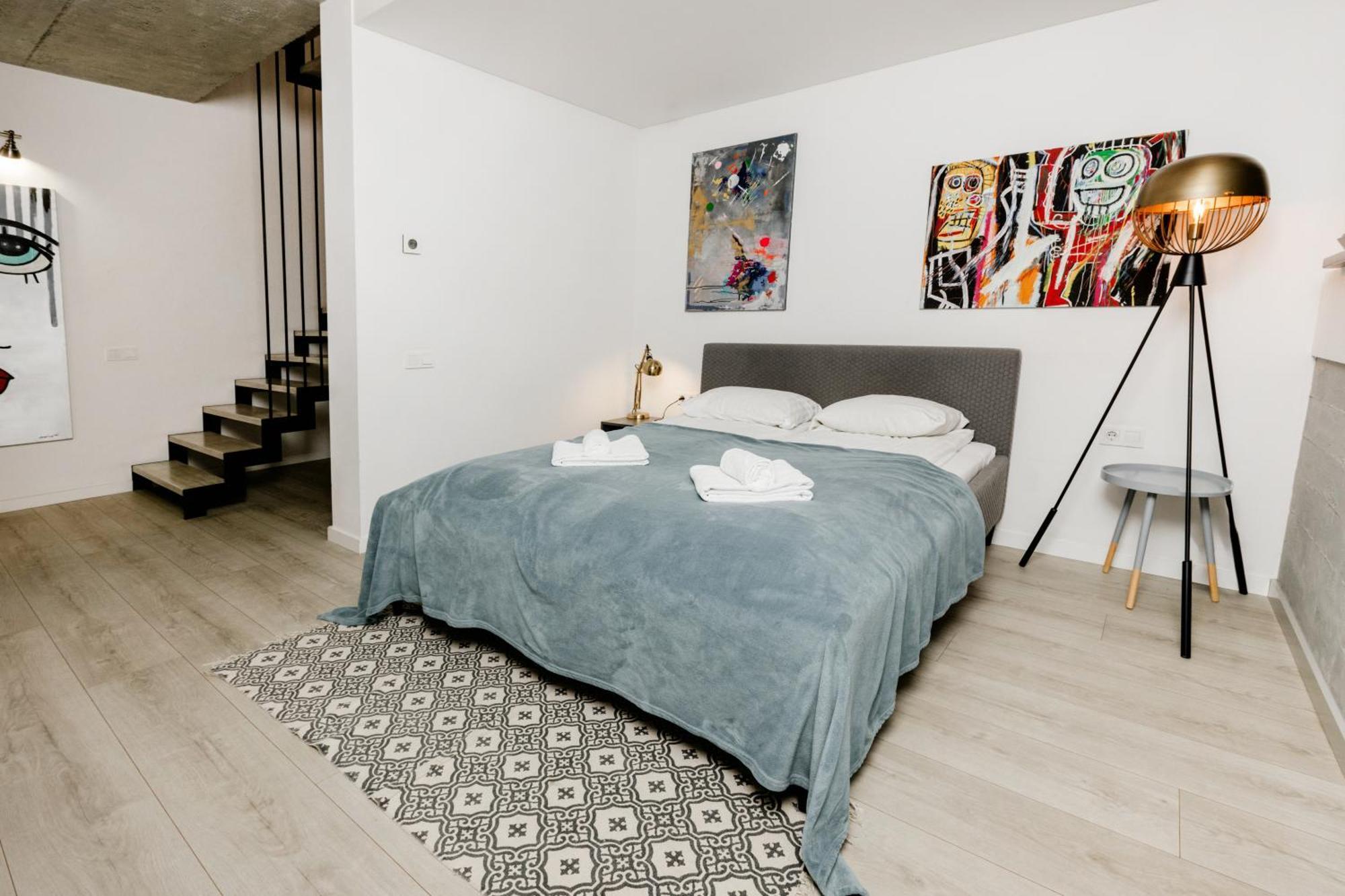 Modern And Spacious Loft Type Apartment 8 With Free Private Parking By "Owl Jazz Apartments" Kaunas Bagian luar foto